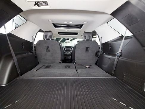 Used 2018 Chevrolet Traverse LT w/ LPO, 'HIT The Road' Package image 27