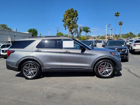 Used 2026 Ford Explorer ST-Line w/ ST-Line Street Pack RWD image 34