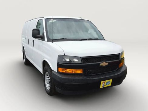 Used 2021 Chevrolet Express 2500 w/ Driver Convenience Package RWD image 10