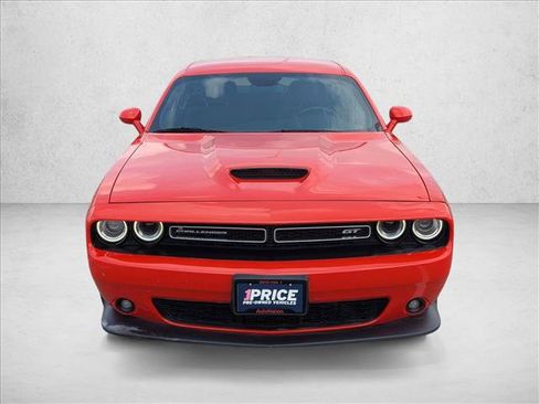 Used 2022 Dodge Challenger GT image 2