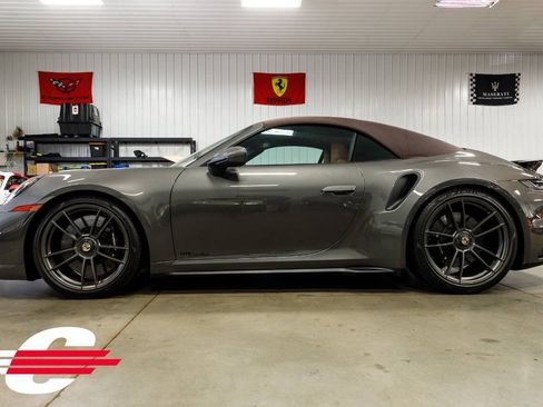 Used 2024 Porsche 911 Cabriolet AWD/4WD image 6