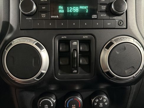 Used 2015 Jeep Wrangler Unlimited Sahara AWD/4WD image 25