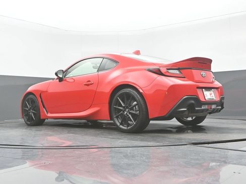 Used 2024 Toyota GR86 Premium RWD image 11