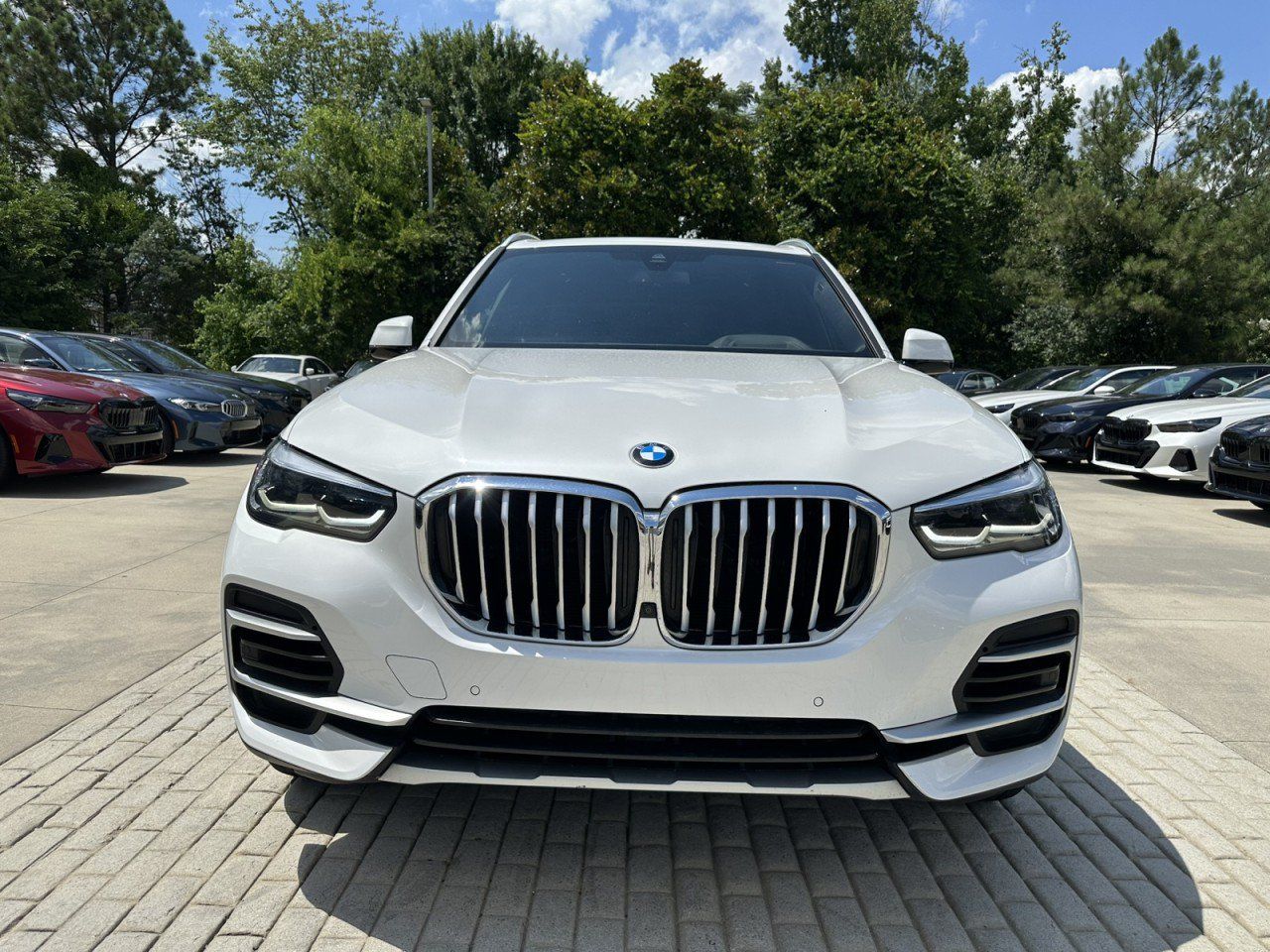 Used 2023 BMW X5 xDrive40i w/ Premium Package AWD/4WD image 8