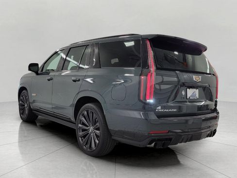 Certified 2025 Cadillac Escalade V w/ LPO, Floor Liner Package AWD/4WD image 20