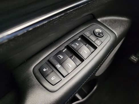 Used 2019 Jeep Grand Cherokee Limited image 27