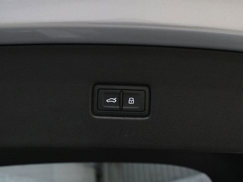 Used 2025 Audi Q5 2.0T Premium Plus w/ Premium Plus Package image 32