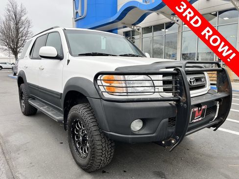 Used 2004 Toyota Sequoia SR5 image 1
