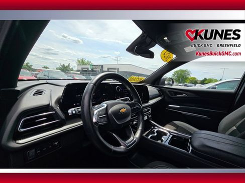 Used 2024 Chevrolet Traverse LT AWD/4WD image 13
