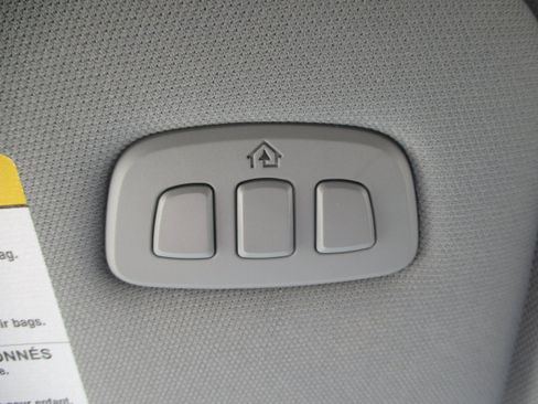 Used 2024 Ford Explorer XLT w/ Equipment Group 202A AWD/4WD image 36
