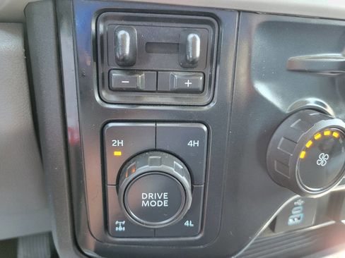 Used 2023 Ford F350 XLT w/ FX4 Off-Road Package AWD/4WD image 17