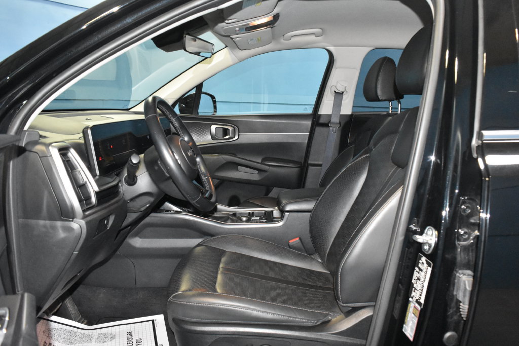 Used 2024 Kia Sorento S AWD/4WD image 6
