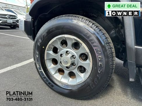 Used 2012 Toyota FJ Cruiser 4WD w/ Upgrade Pkg image 23