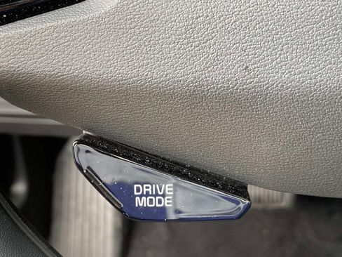 Used 2024 Kia Niro LX FWD image 18