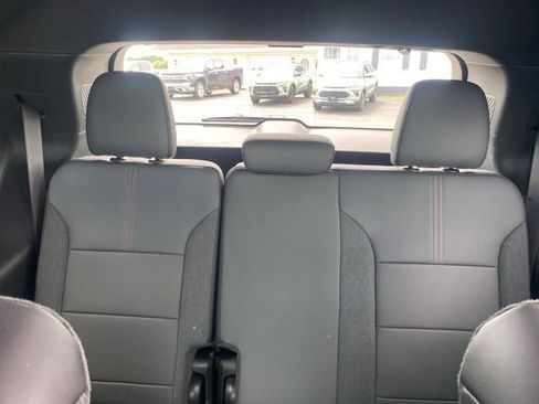 Used 2026 GMC Acadia AT4 w/ LPO, Floor Liner Package AWD/4WD image 28