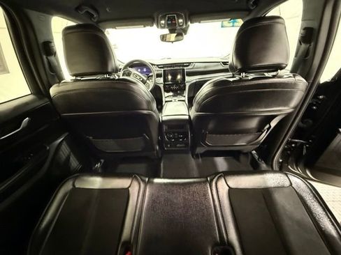 Used 2023 Jeep Grand Cherokee Altitude image 27
