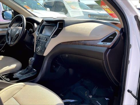 Used 2018 Hyundai Santa Fe Sport image 16