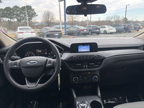Used 2020 Ford Escape S image 10