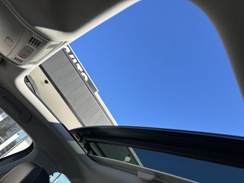 Used 2023 Volkswagen Jetta SE image 10