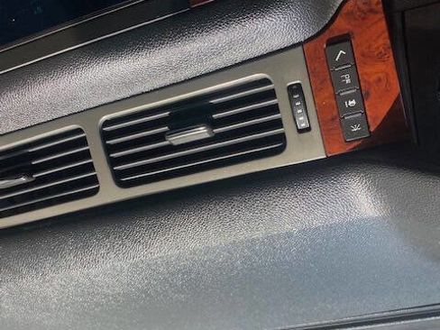 Used 2010 Chevrolet Silverado 1500 LTZ AWD/4WD image 11