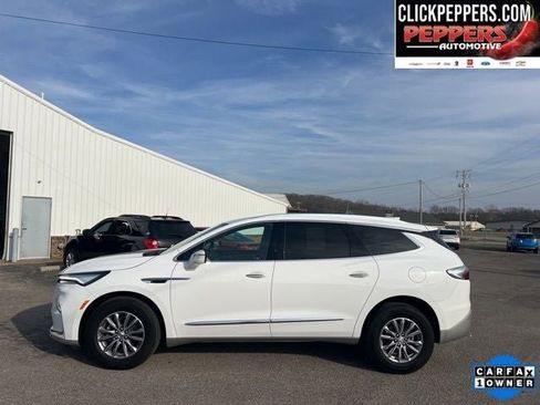 Used 2024 Buick Enclave Premium image 3