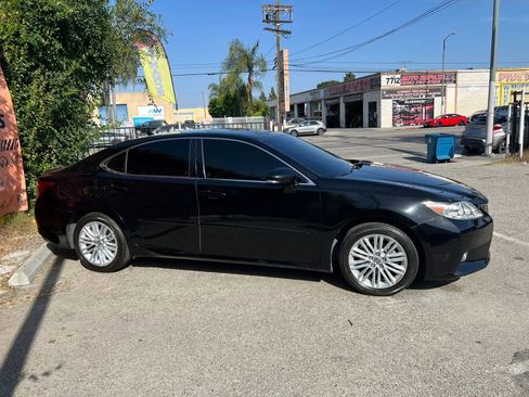 Used 2013 Lexus ES 350 w/ Premium Pkg FWD image 4