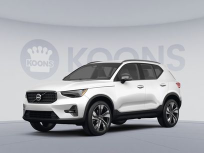 Used 2023 Volvo XC40 B5 Plus w/ Protection Package Premier