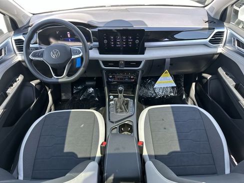 New 2026 Volkswagen Taos SE image 28