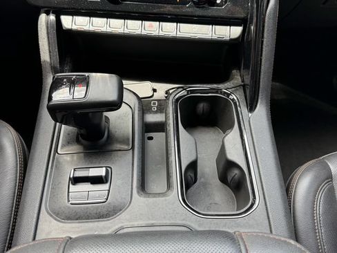 Used 2023 GMC Sierra 1500 AT4 w/ AT4 Preferred Package AWD/4WD image 19