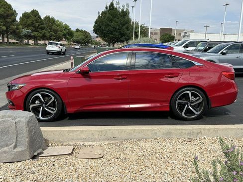 Used 2018 Honda Accord Sport image 6