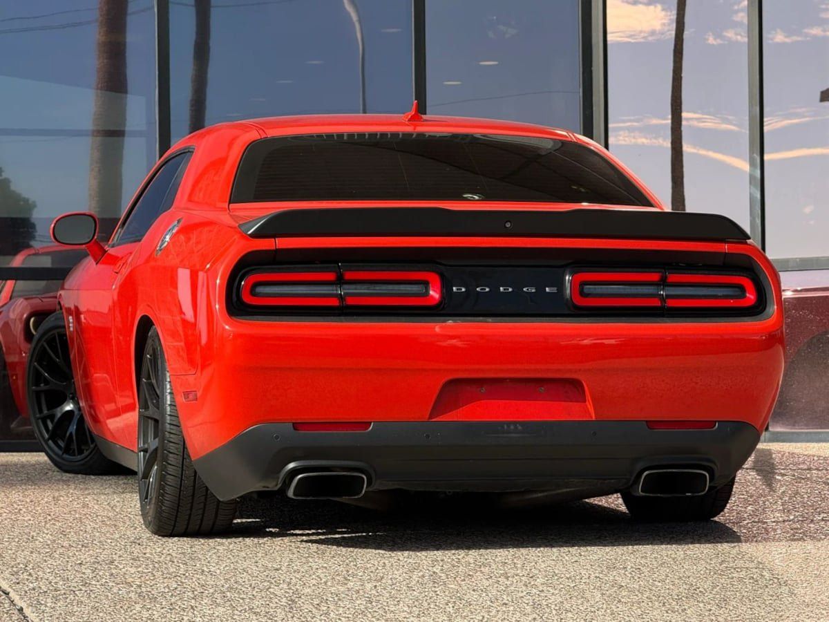 Used 2016 Dodge Challenger R/T Scat Pack w/ Leather Interior Group RWD image 8
