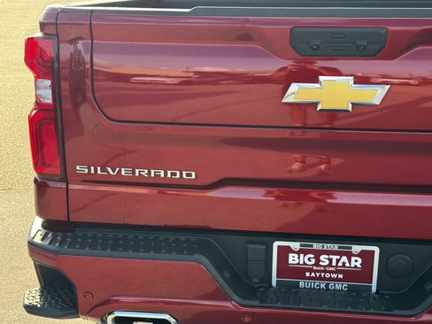 Used 2024 Chevrolet Silverado 1500 High Country AWD/4WD image 11