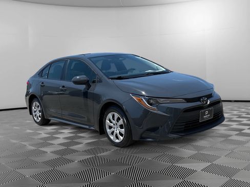 Used 2025 Toyota Corolla LE FWD image 7