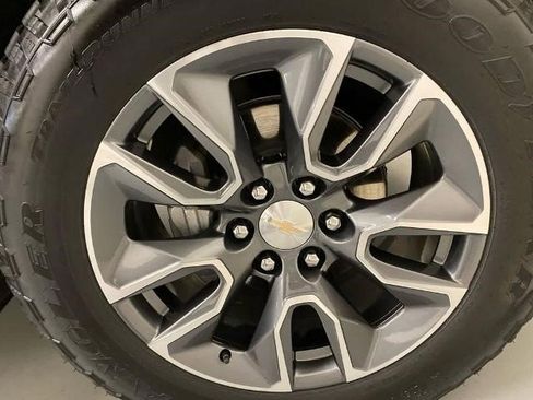 Certified 2024 Chevrolet Silverado 1500 LT AWD/4WD image 22