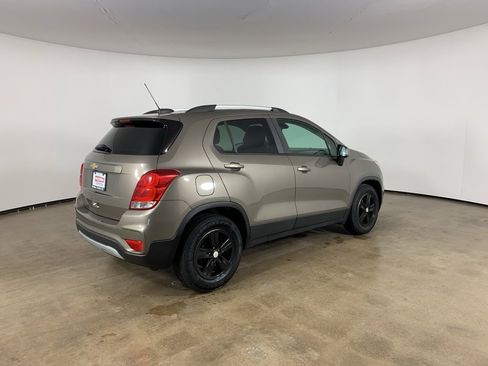 Used 2021 Chevrolet Trax LT image 8