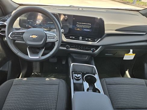 New 2026 Chevrolet Equinox LT w/ Safety and Technology Package FWD image 7