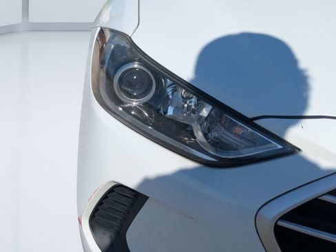 Used 2017 Hyundai Elantra SE FWD image 9