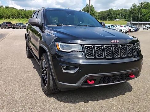 Used 2019 Jeep Grand Cherokee Trailhawk w/ Trailhawk Luxury Group image 2