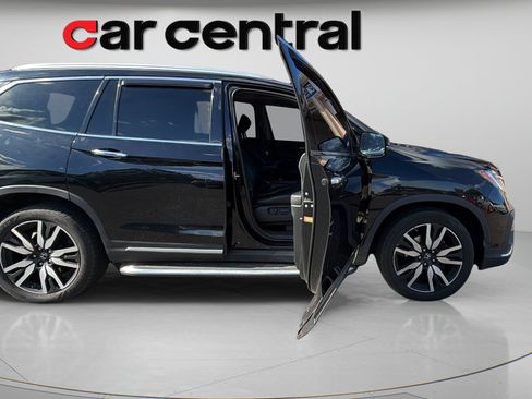 Used 2019 Honda Pilot Touring image 9