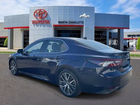 Used 2022 Toyota Camry XLE FWD image 4