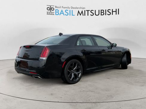 Used 2023 Chrysler 300 Touring L w/ Popular Equipment Group image 5