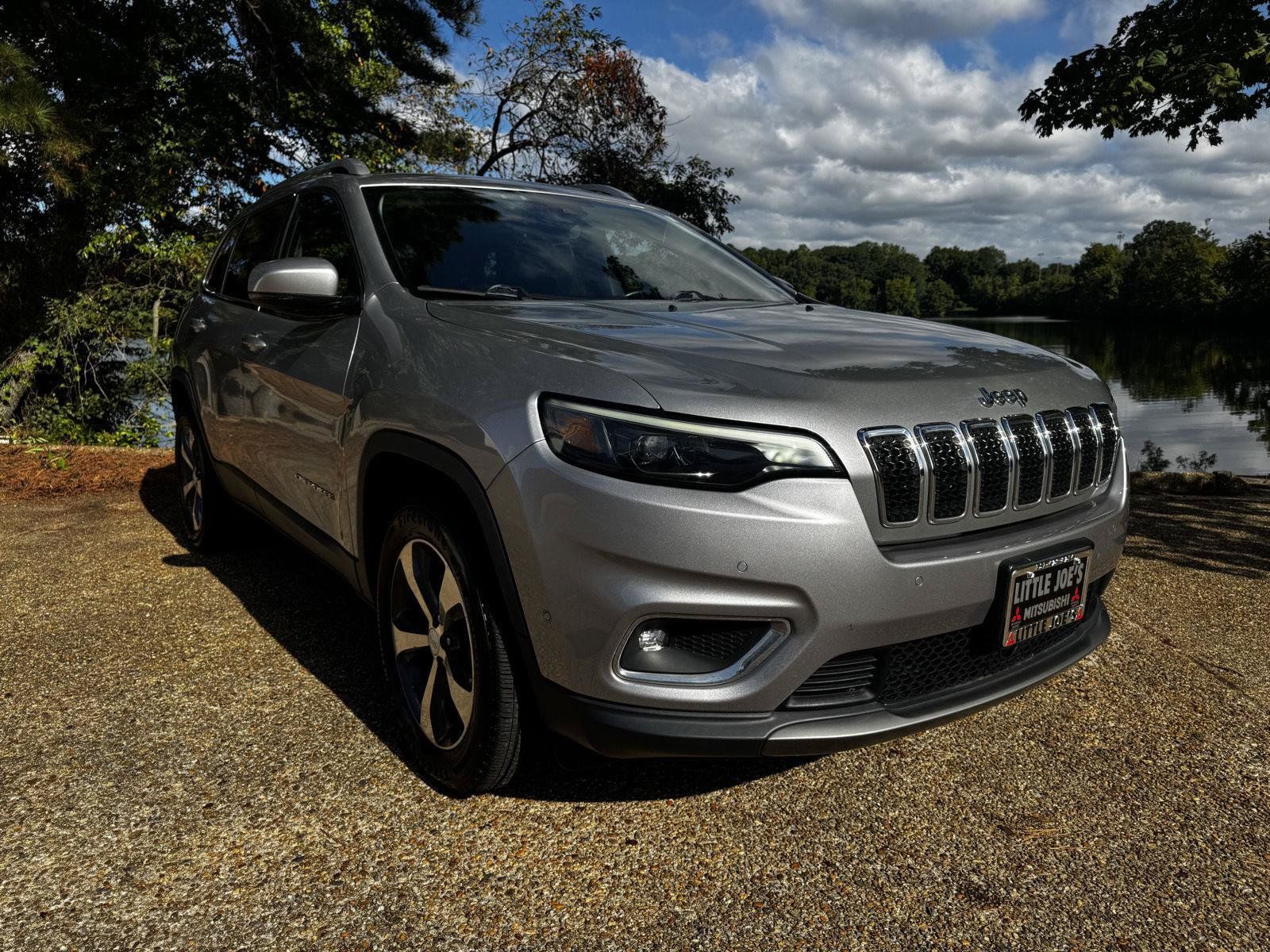 Used 2019 Jeep Cherokee Limited w/ Luxury Group AWD/4WD image 1
