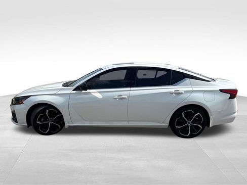 Certified 2024 Nissan Altima 2.5 SR w/ SR Premium Package FWD image 5
