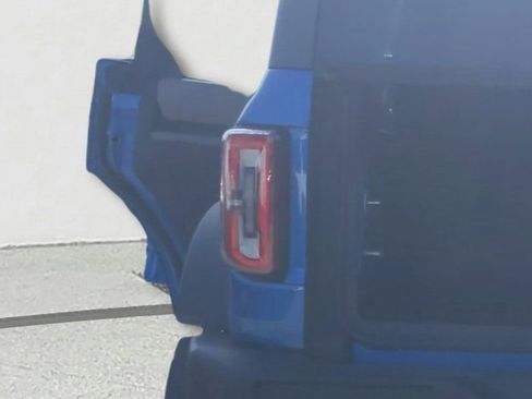 Used 2022 Ford Bronco Wildtrak image 12