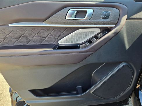 Used 2025 Ford Explorer Platinum w/ LUX Leather Package image 13