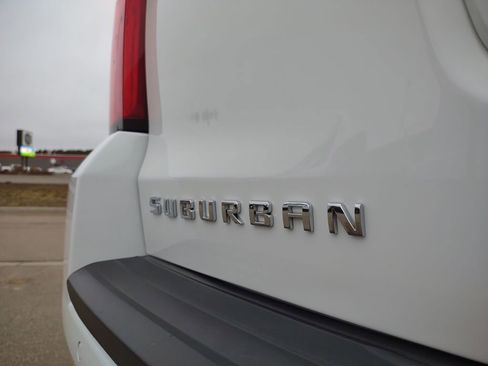 Used 2017 Chevrolet Suburban LT image 57