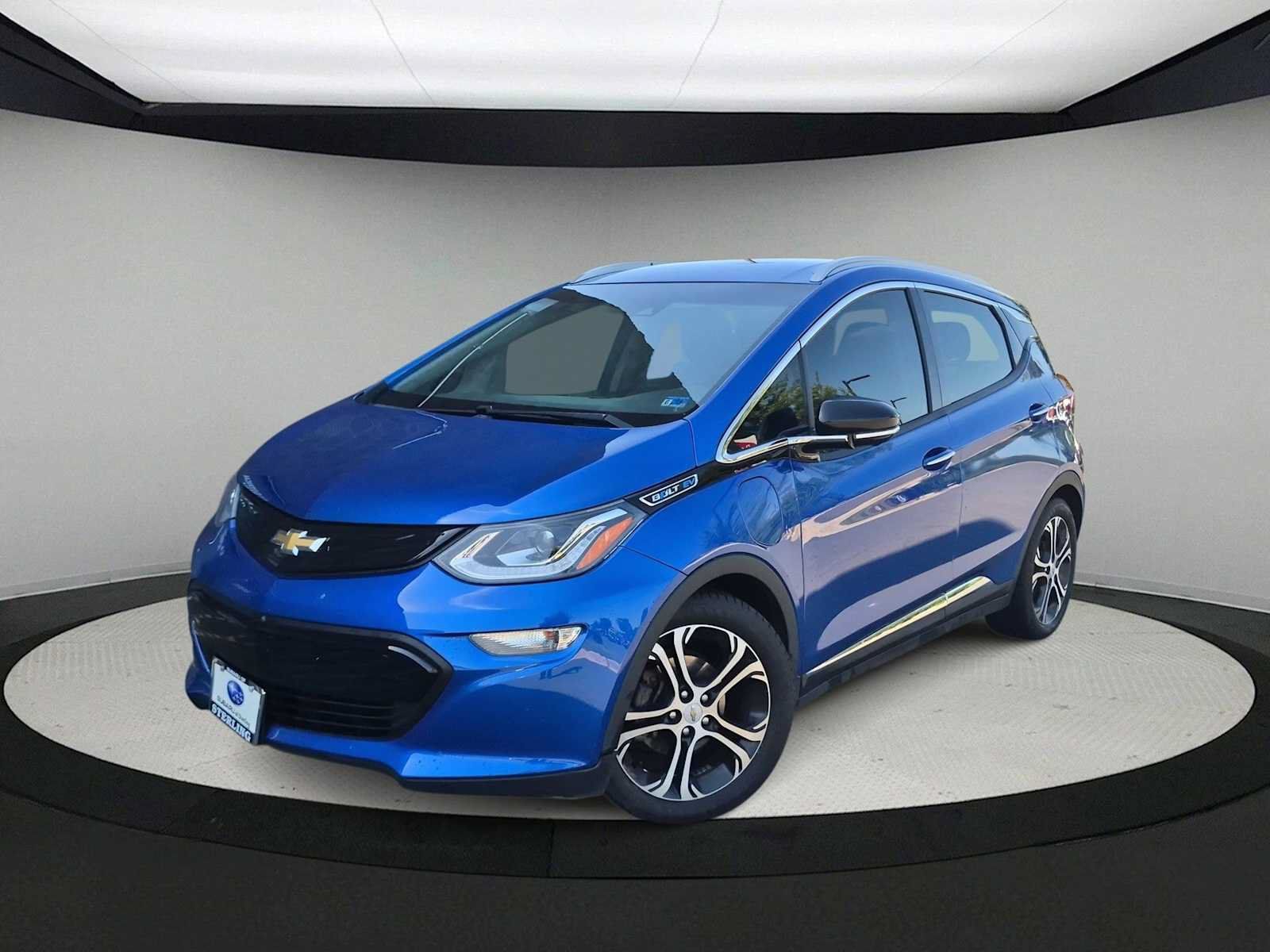 Used 2020 Chevrolet Bolt Premier w/ Infotainment Package FWD image 1