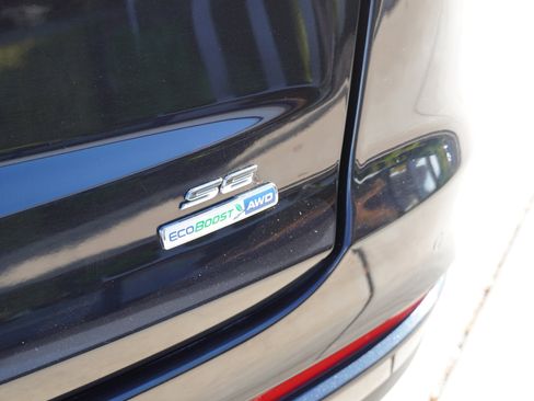 Used 2019 Ford Fusion SE image 18