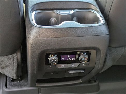 Certified 2024 Chevrolet Traverse RS image 32