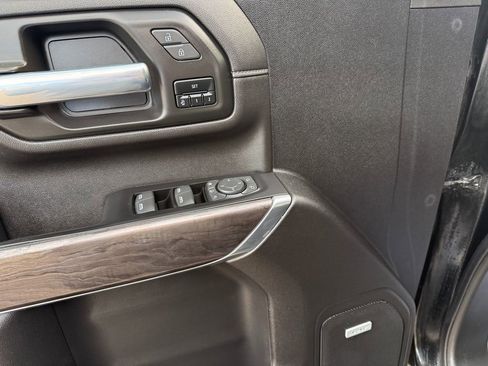 Used 2022 Chevrolet Silverado 2500 LTZ w/ LTZ Plus Package image 19